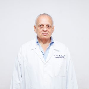 Dr. Víctor Román